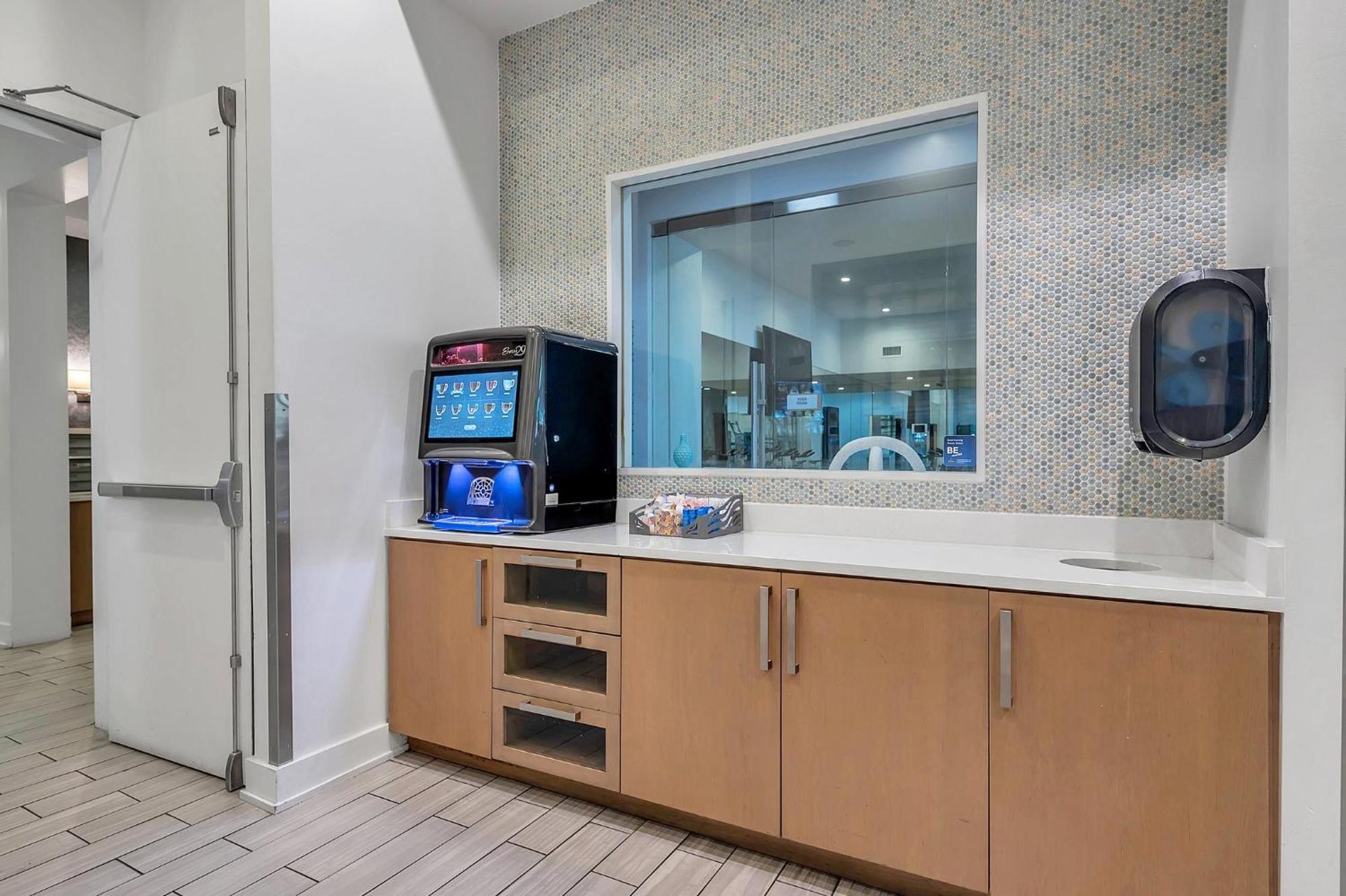 Luxury 1 Bedroom With Den Downtown Tampa Apt - City Views, Rooftop Pool, Workspace Eksteriør bilde